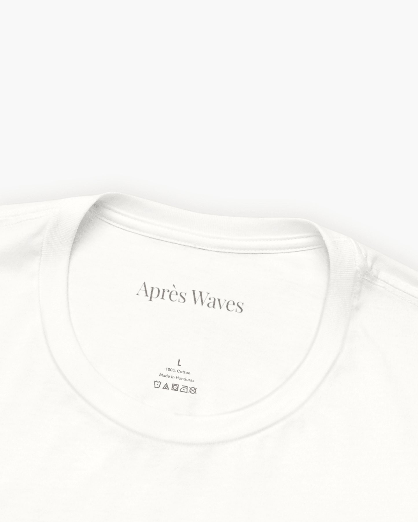 Life in Blue White S graphic t-shirt - Après Waves