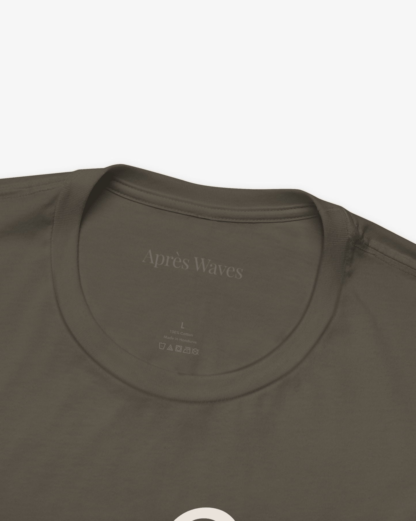River Drive Army tee collar detail - Après Waves