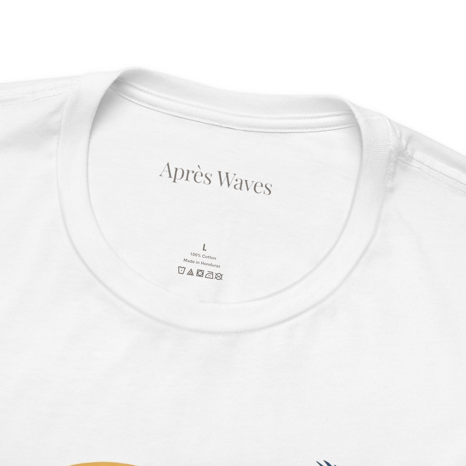 Life in Blue White S graphic t-shirt - Après Waves