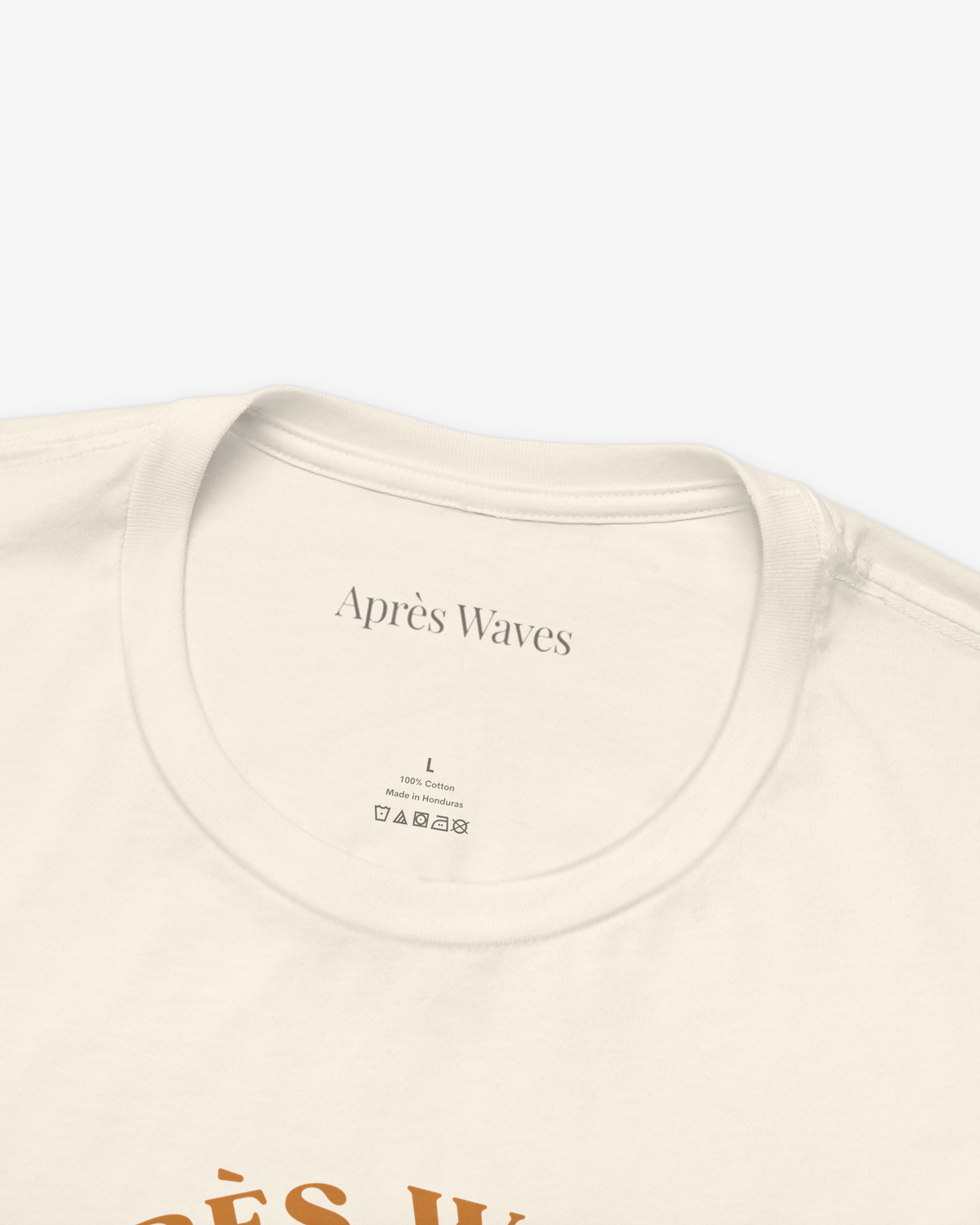 Seventies Style Ecru tee collar detail - Après Waves