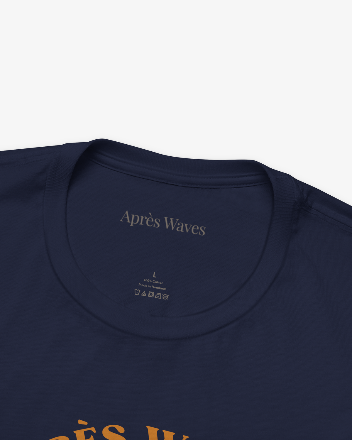 Seventies Style Navy tee collar detail - Après Waves
