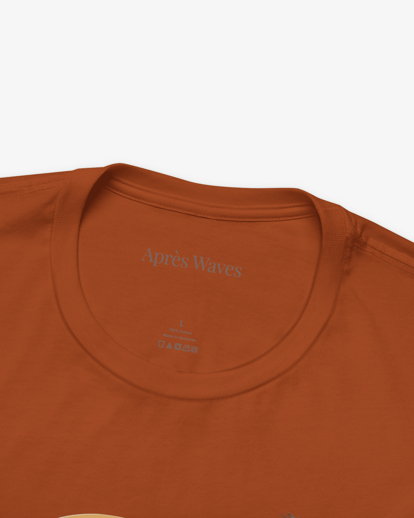 Life in Blue Ecru tee collar detail - Après Waves