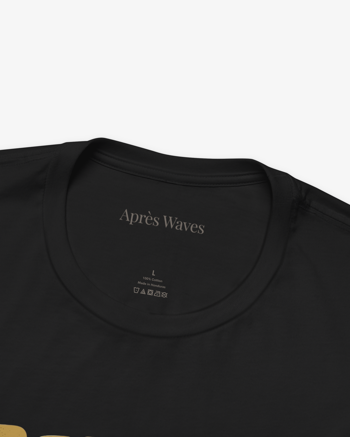 Dancing Machine Black tee collar detail - Après Waves