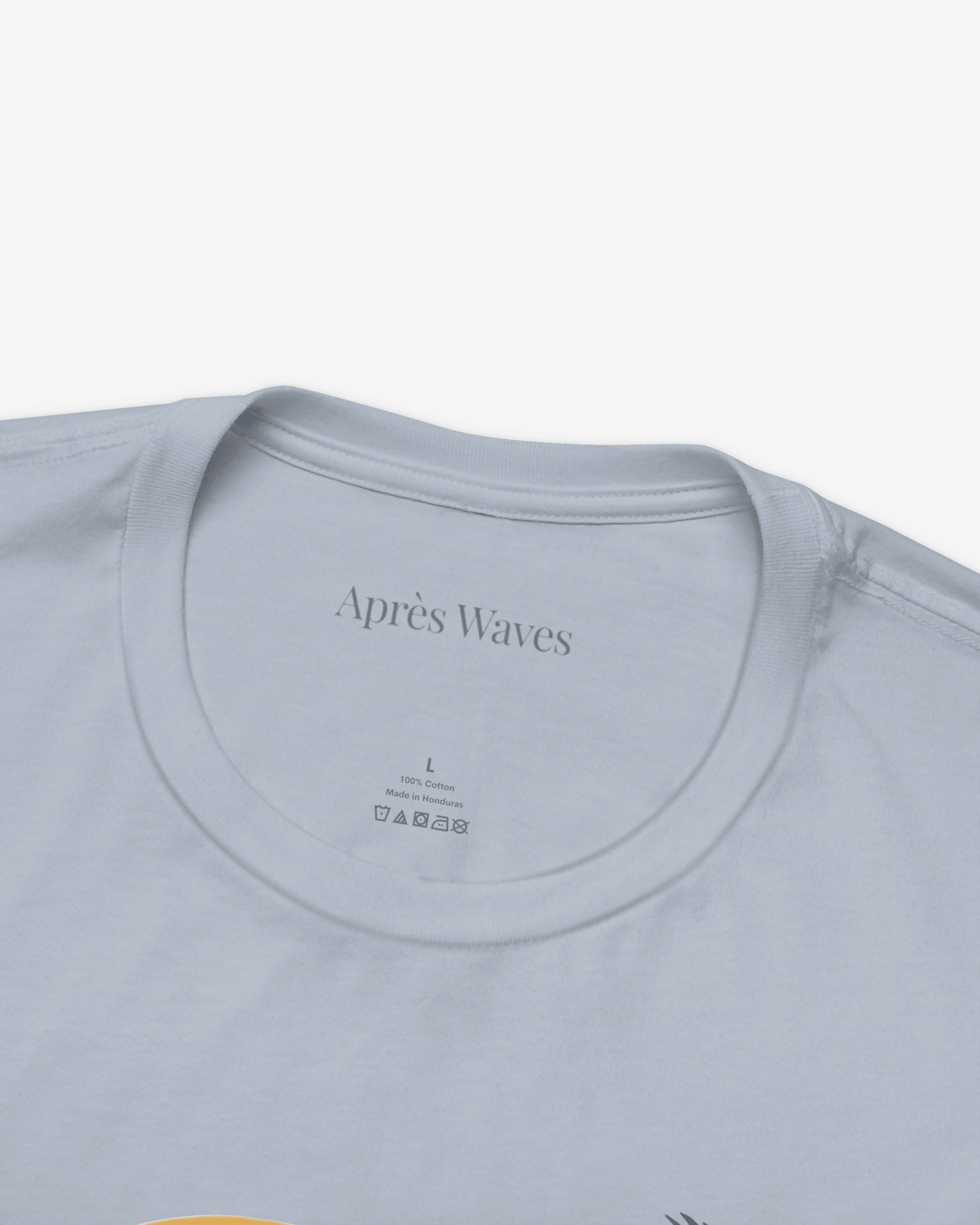 Life in Blue Light Blue tee collar detail - Après Waves
