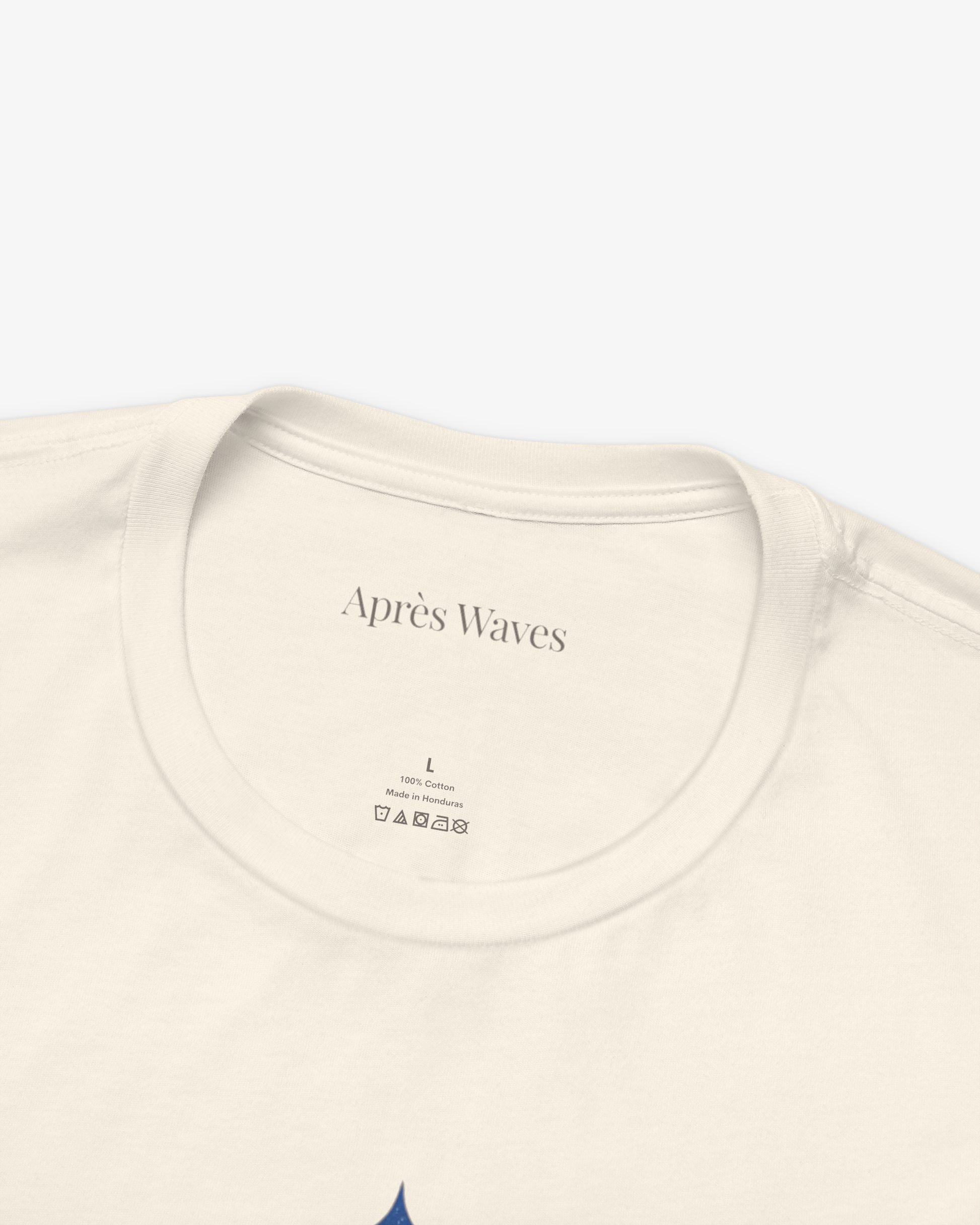 Dreamer Ecru tee collar detail - Après Waves