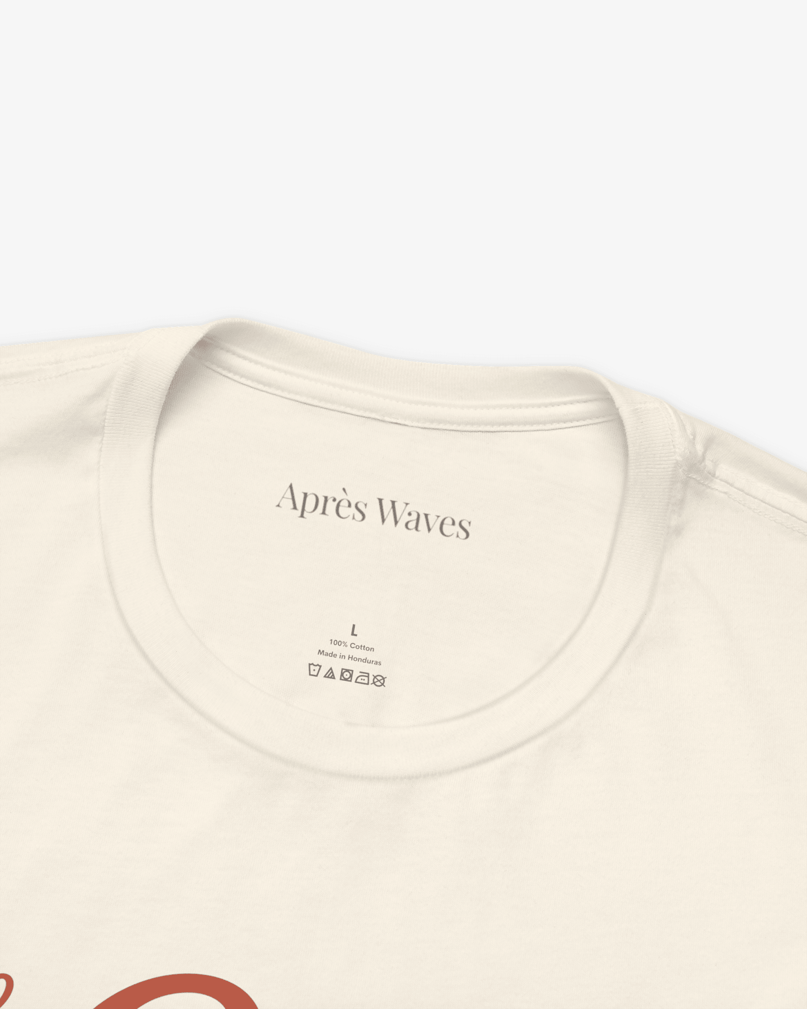 Le Soleil Ecru tee collar detail - Après Waves