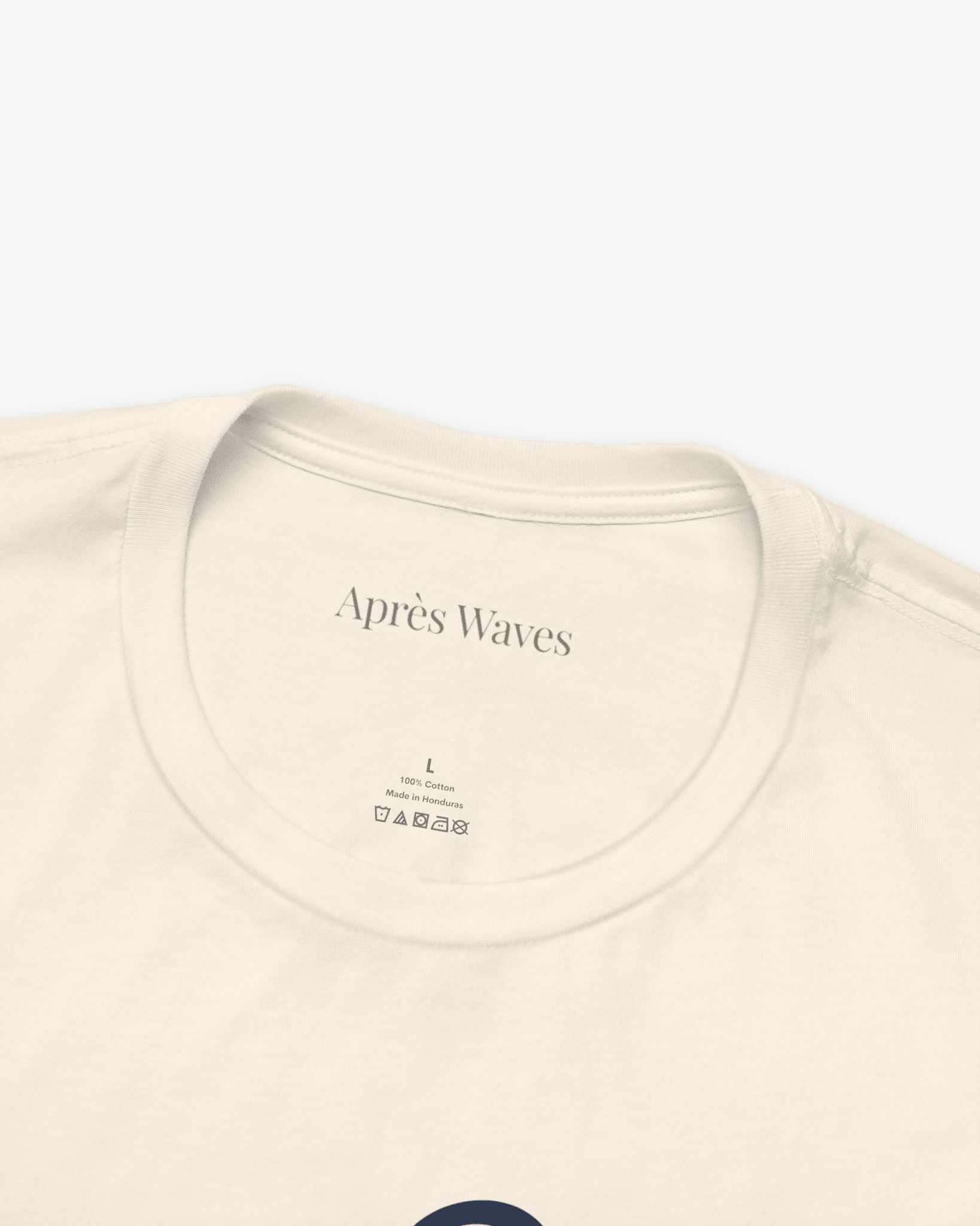 River Drive Ecru tee collar detail - Après Waves