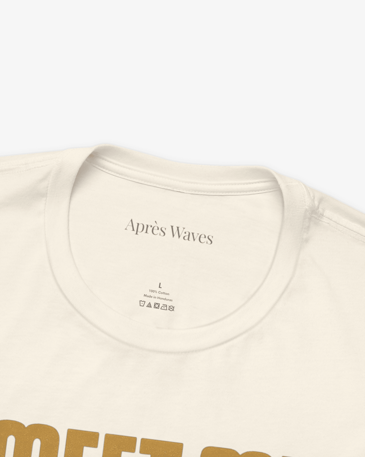 Disco Meet Ecru tee collar detail - Après Waves