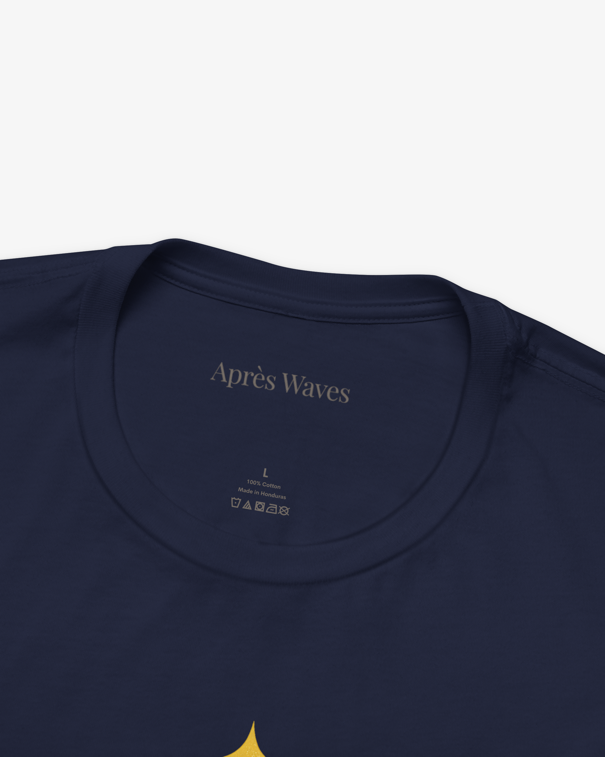 Dreamer Navy tee collar detail - Après Waves