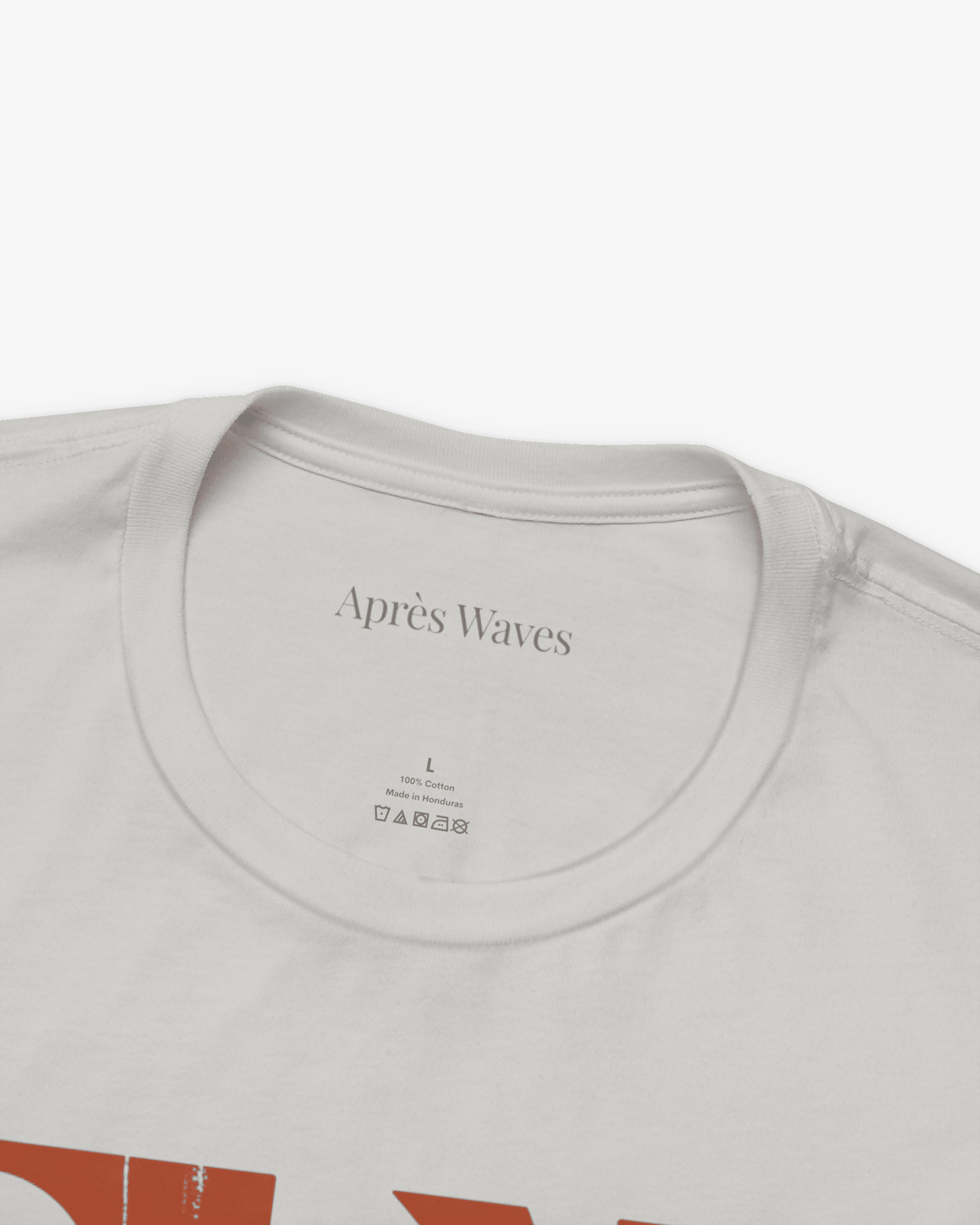St Tropez Silver tee collar detail - Après Waves