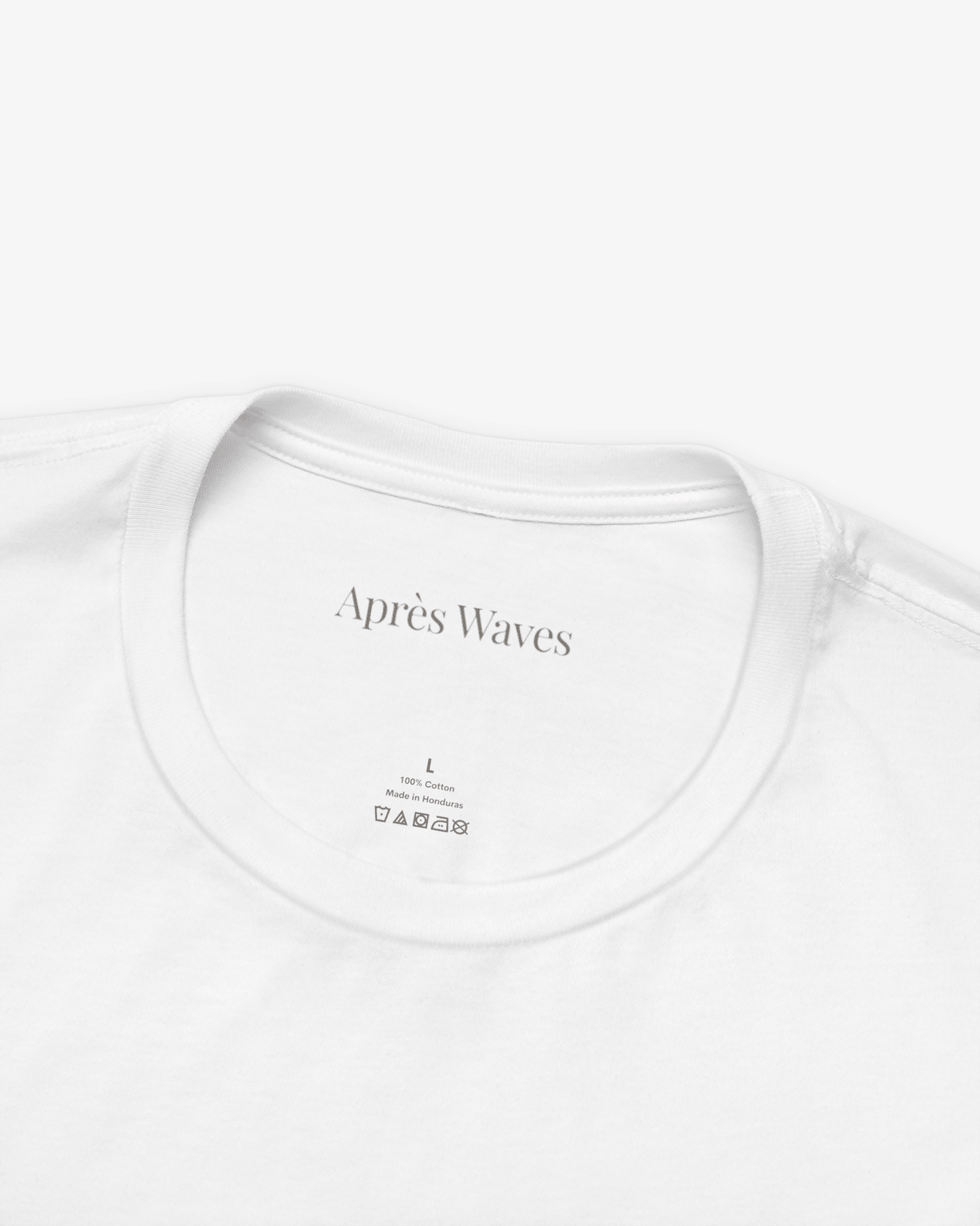 Après Crest White tee collar detail - Après Waves