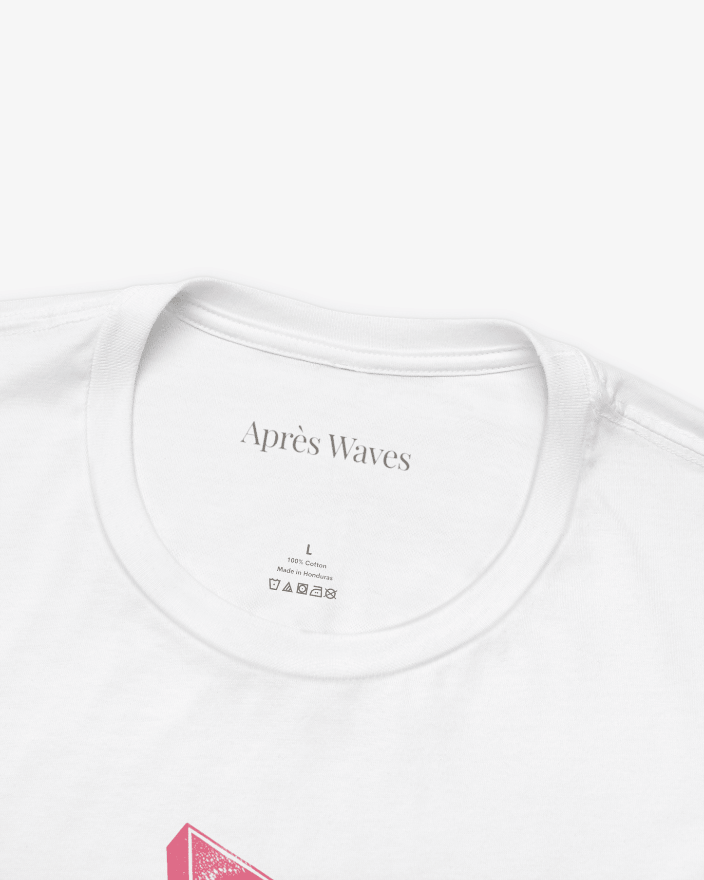 Pacific Nights White tee collar detail - Après Waves