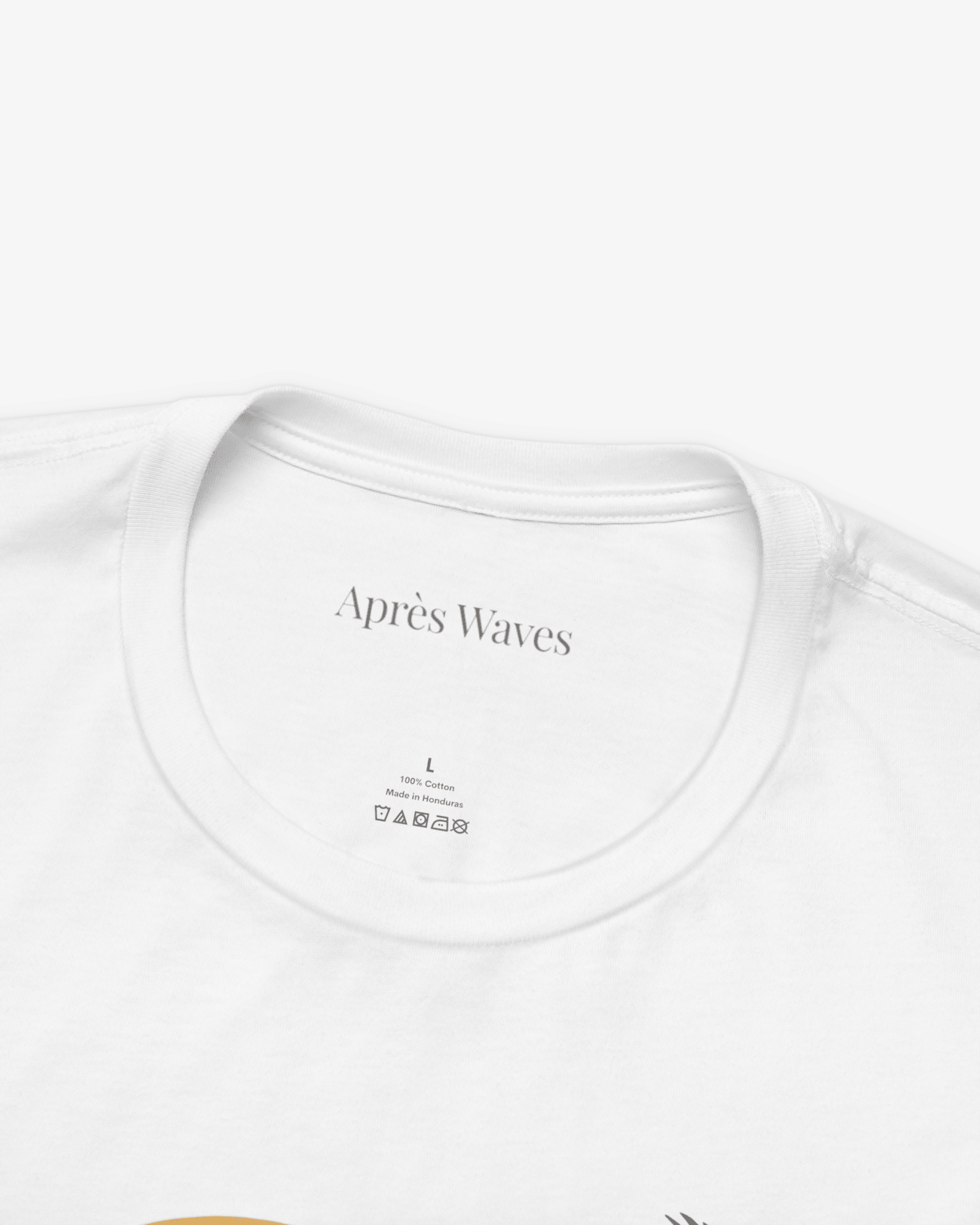 Life in Blue White tee collar detail - Après Waves