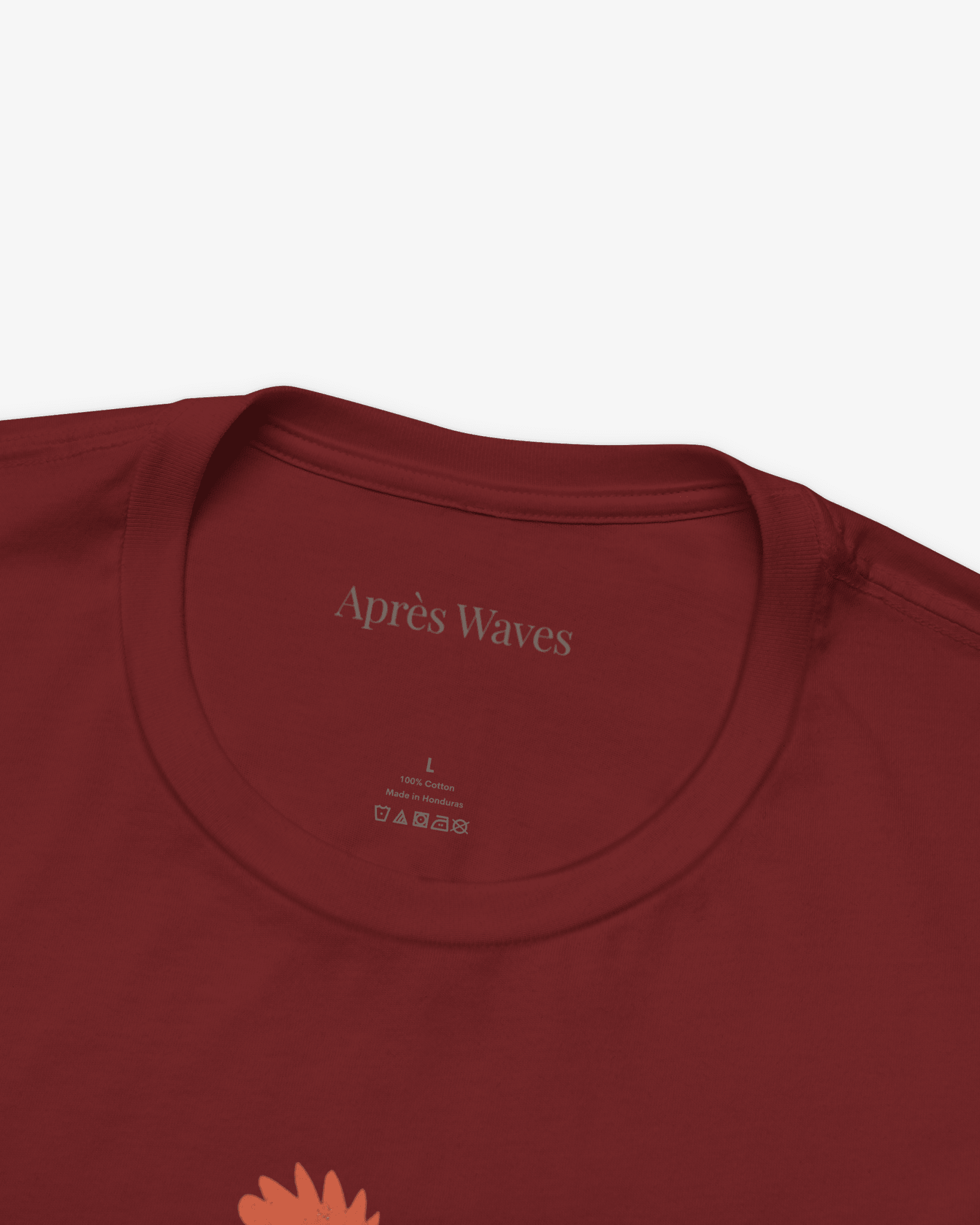 Waves are Calling Cardinal tee collar detail - Après Waves