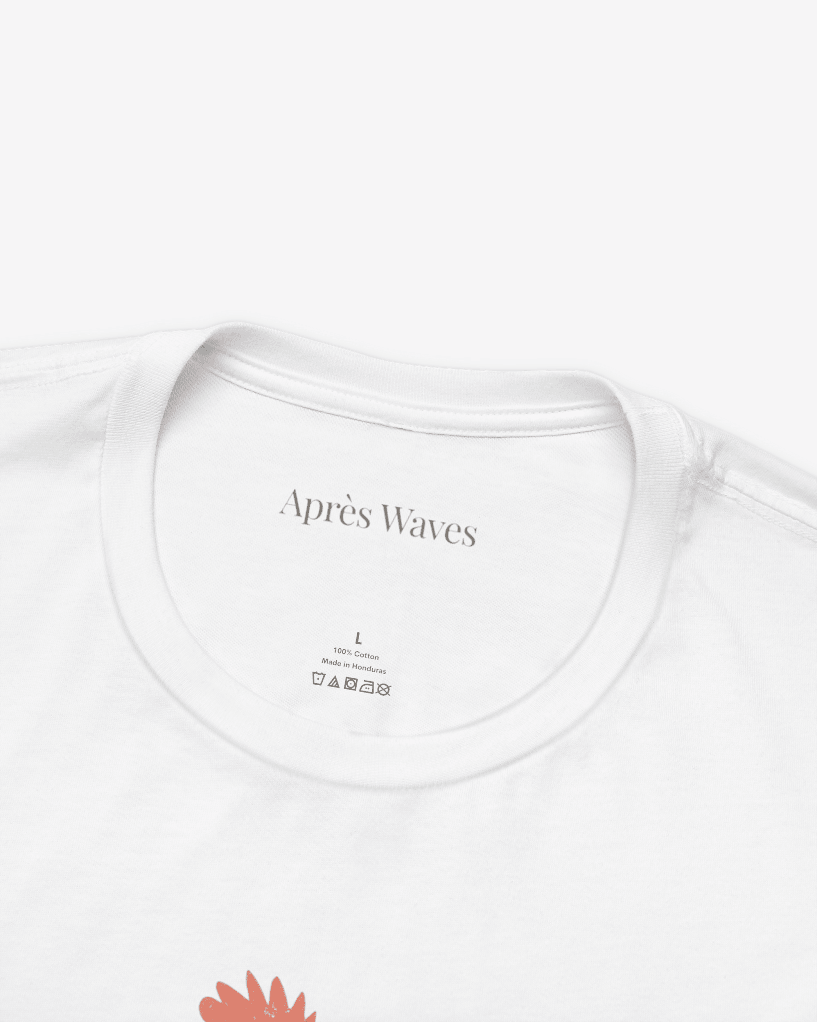 Waves are Calling White tee collar detail - Après Waves